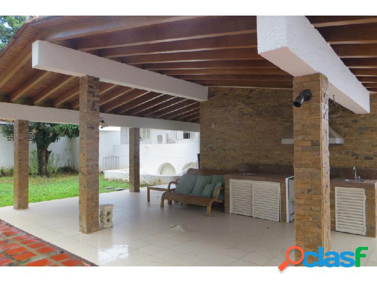 Se vende casa 410m2 4h+s/3b+s/6p Prados del Este