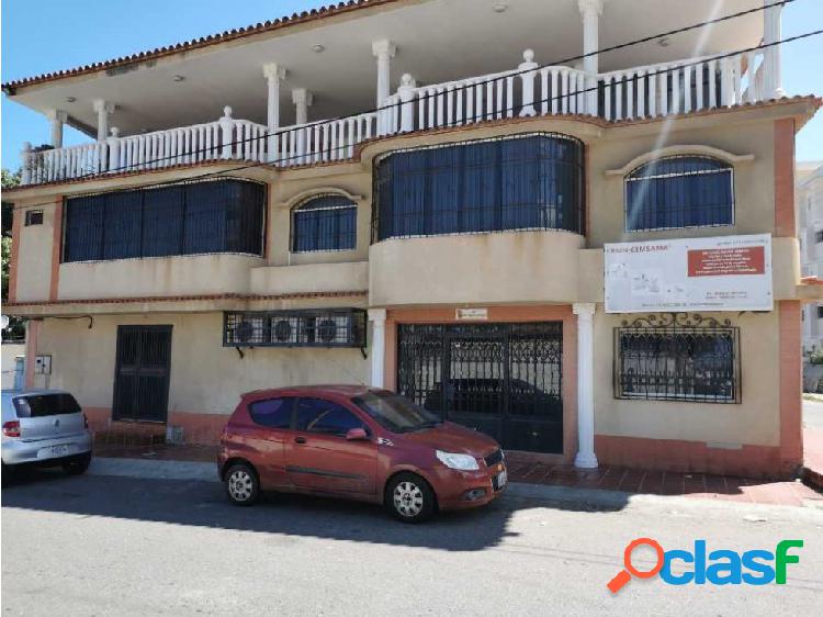 Se vende casa 443m2 7h/6b/0p Catia La Mar