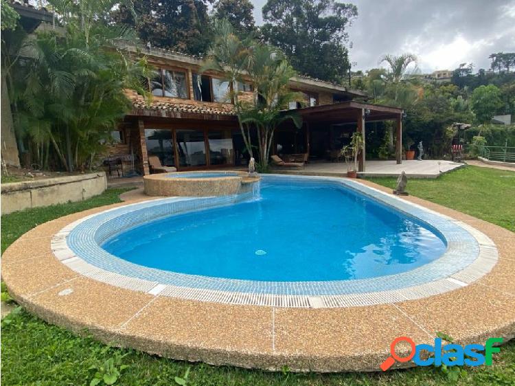 Se vende casa 600m2 4h+3s/7b/8p Cerro Verde