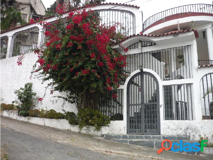 Se vende casa 600m2 4h+s/2b+s/9p El Junquito