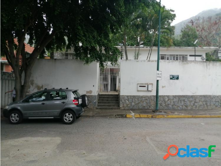 Se vende casa 650m2 4h/5b/8p La Castellana