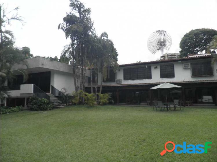 Se vende casa 700m2 6h+s/6.5b+2s/8p Valle Arriba