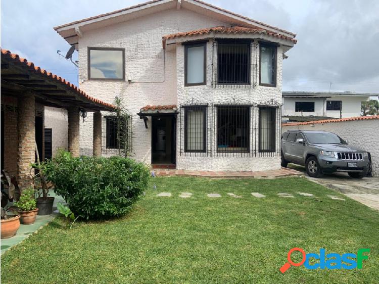 Se vende casa 800m2 6h+2s/8b/12pe Club de Campo 5385