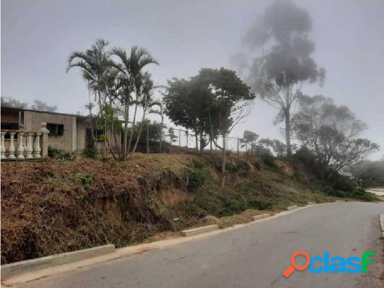 Se vende terreno 1200m2 El Junquito