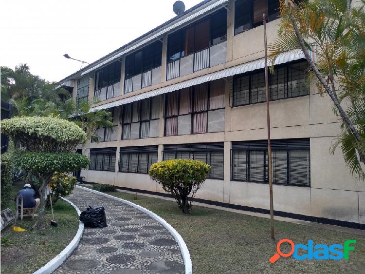 Vendo apto 205m2 3h+s/3b+s/2pe Colinas de Bello Monte