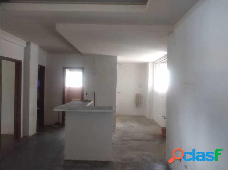 Vendo apto 70m2 2h/1b/0pe Av. Andrés Bello 6657