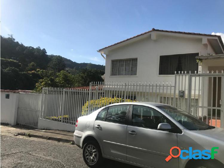 Vendo casa 350m2 5h/5b/4pe Prados del Este 7687