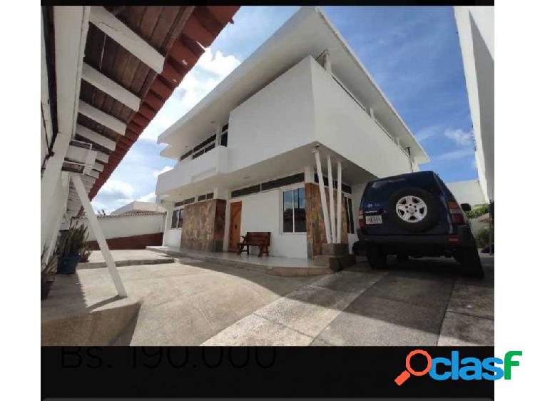 Vendo casa 400m2 5h/5b//8p Colinas de Vista Alegre 0731