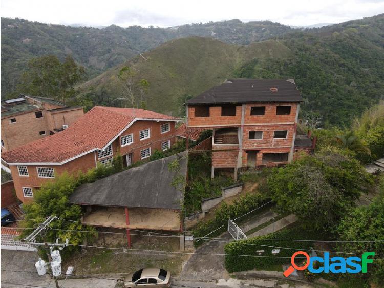 Venta casa 400m2 6h/5b/4pe Los Robles