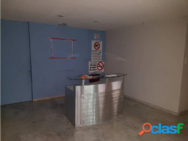 Alquilo oficina 600mts2 Chuao