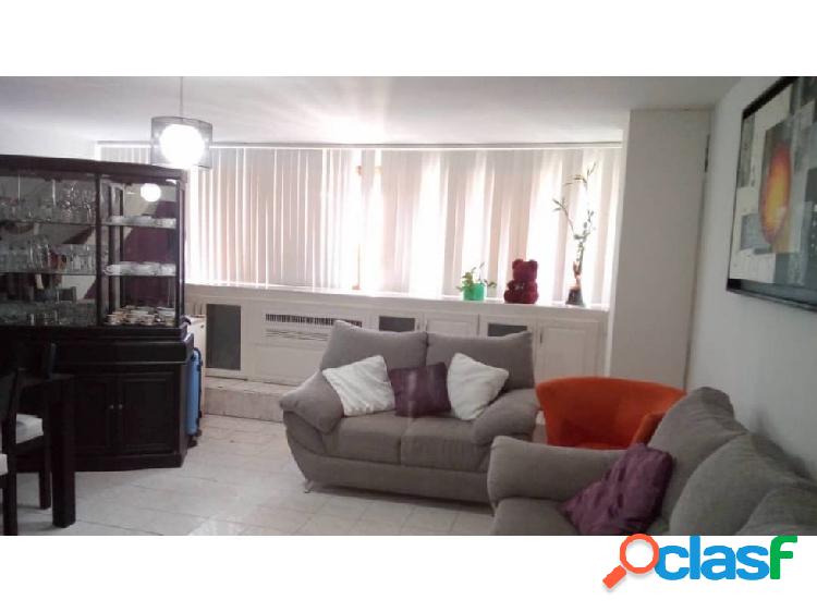 Se vende apto 134m2 4h/3b/0p Parque Central 9976