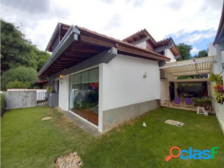 Se vende casa 350m2 4h/4b/2p Los Chorros 7441