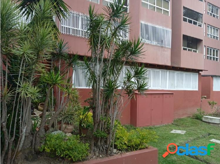 Bello y actualizado apartamento en venta en La Alameda