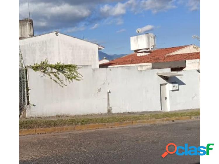 Alquilo casa 42m2 3h/1b/0p Piedra Azul 1703