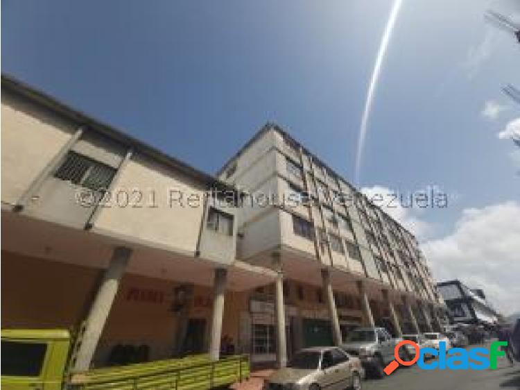 Apartamento en venta en Centro Barquisimeto Mls# 22-2281 fcb