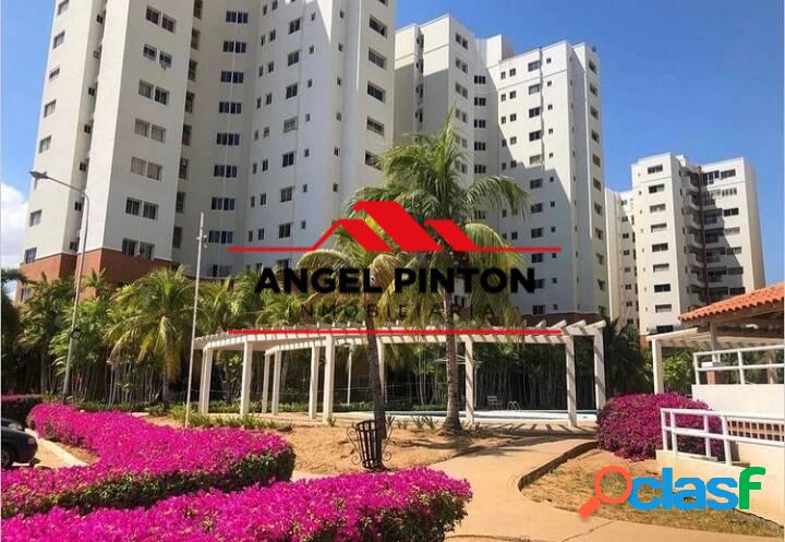 APARTAMENTO EN VENTA AV EL MILAGRO MARACAIBO API 2618