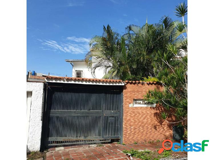 Se vende casa 313m2 4h+s/3b+ 1 1/2b/2p Caurimare