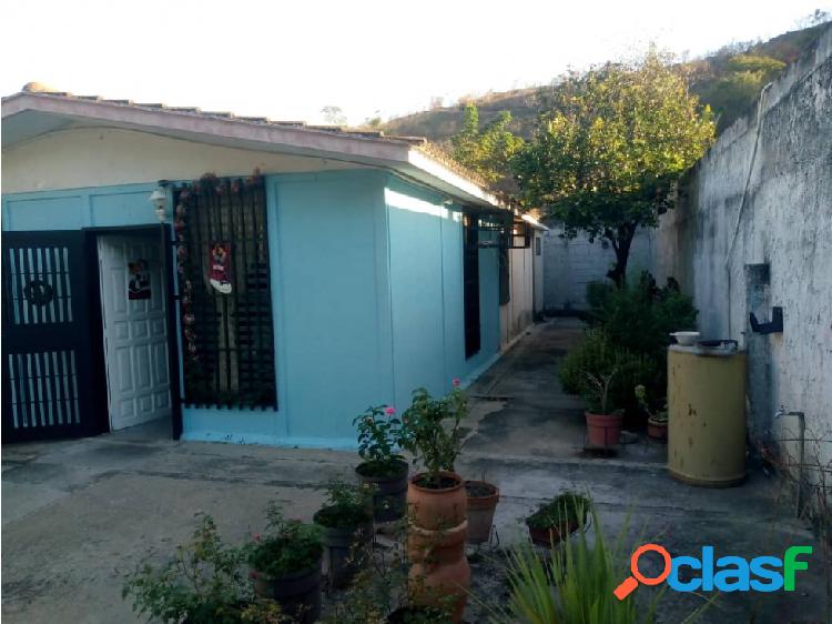 VENDE CASA EN SAN JOAQUIN