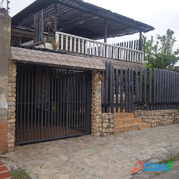 Casa en Guatire Urb. Villa Heroica 4 habs 5 baños EN VENTA