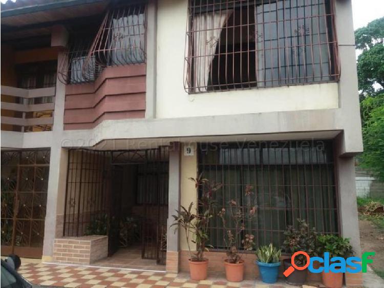 Casa en venta en el Centro Cabudare Mla#22-15160 fcb