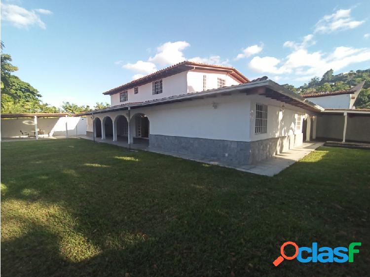 Se Vende Casa 800m2 5H+S/7B+S/4P Prados del Este