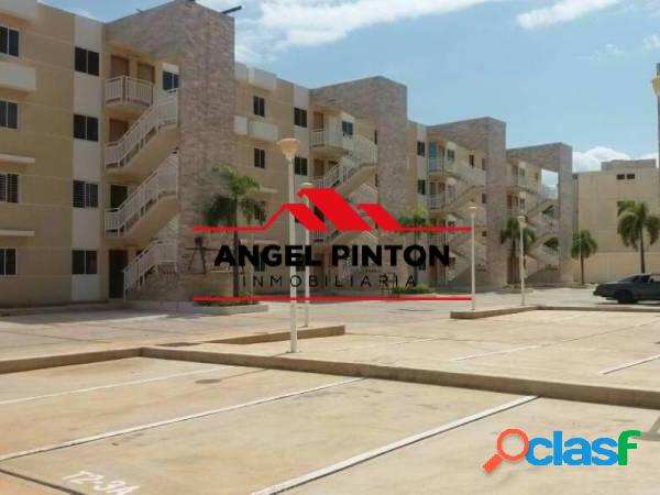 APARTAMENTO EN ALQUILER Y VENTA AV UNIVERSIDAD MARACAIBO API