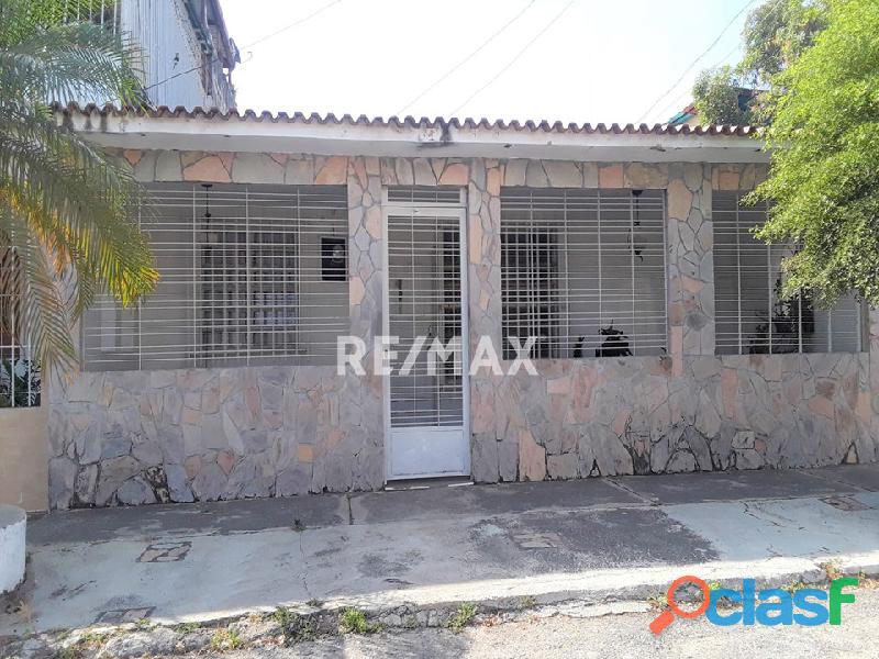 RE/MAX PARTNERS Vende Casa Quinta, La Isabelica, Valencia