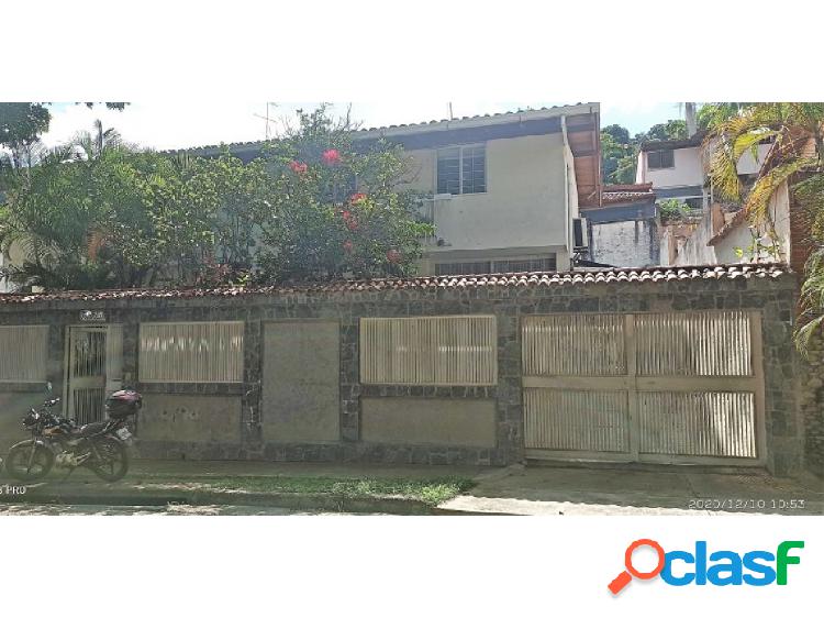 Se vende casa 600m2 3h+2s/3b+s/4p Prados del Este 7616