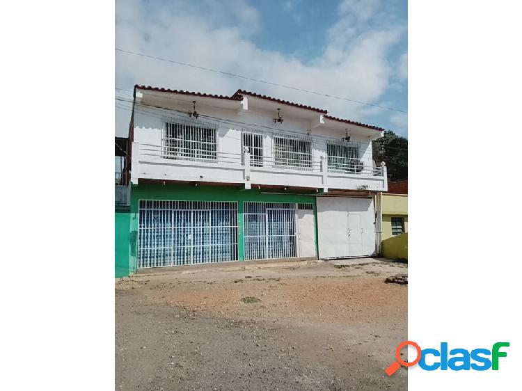 Venta Local Comercial con Apartamento La Florida