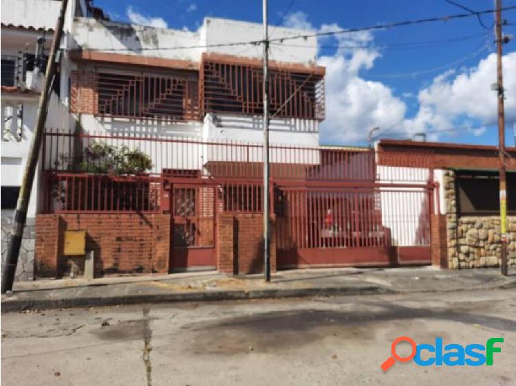 HERMOSA CASA EN VENTA URB. PRADOS DE MARIA