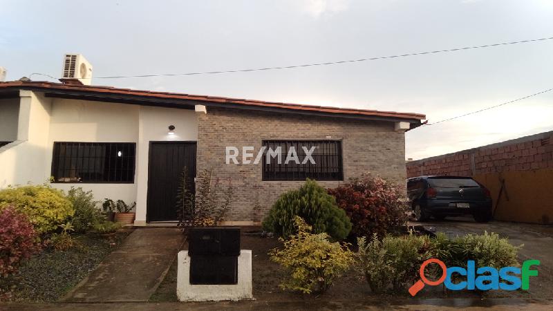 RE/MAX PARTNERS Vende Casa en la Urbanización Aguasal,