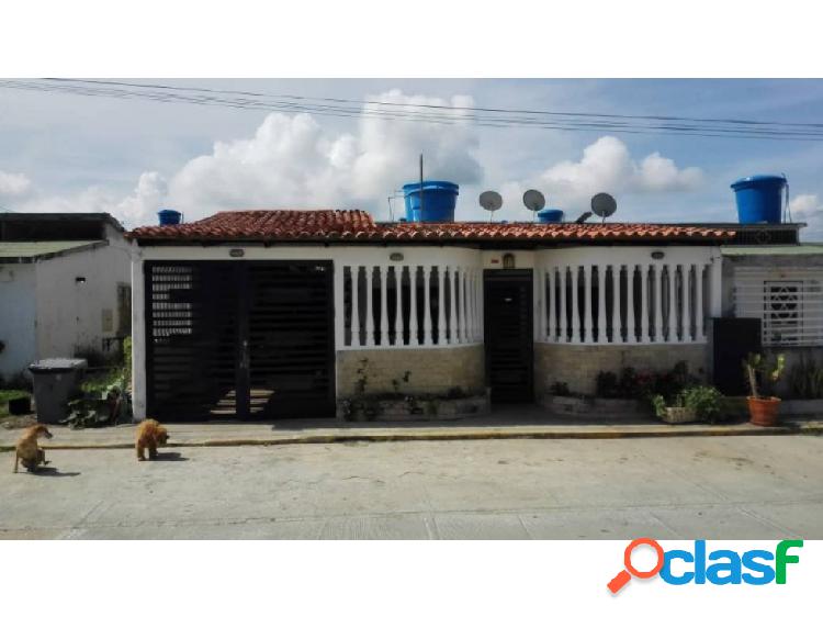 Se Vende Casa 213m2 3h/2b/2p Salamanca - Charallave 1217