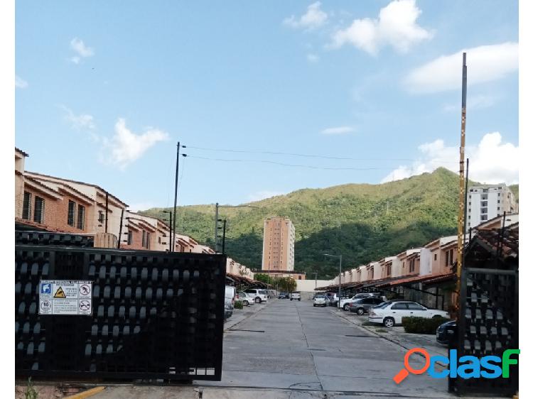 Ancoven Premium vende Town House en el Rincon