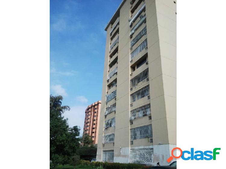 SE VENDE APARTAMENTO EN PUERTO LA CRUZ VE02-029AZ-KE