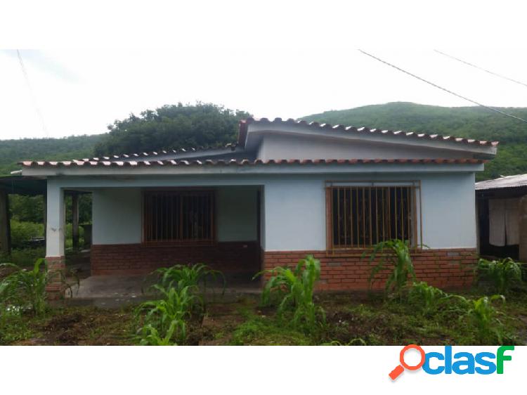 SE VENDE CASA EN CASANAY / EDO SUCRE VE02-364CES-YR