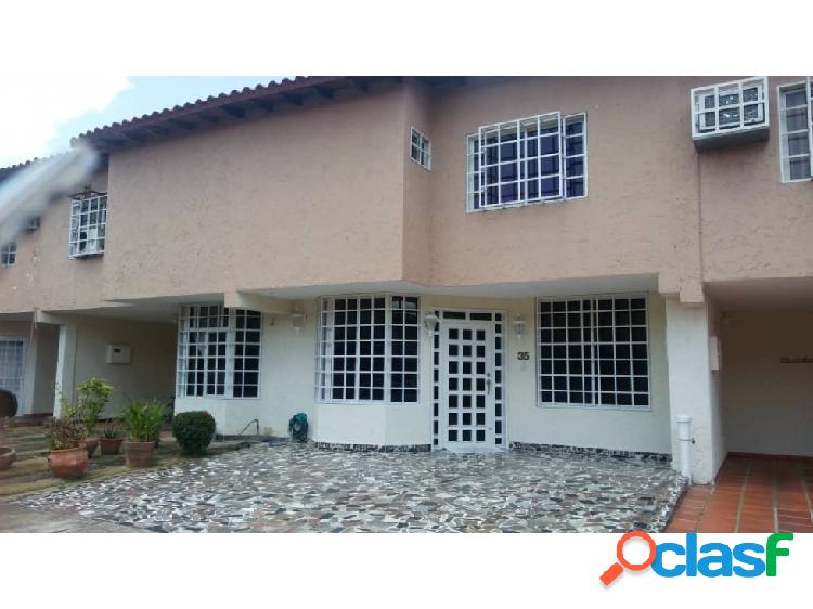 SE VENDE CASA EN JUANICO,URB VILLAS PALACE VE02-452SJ-YM