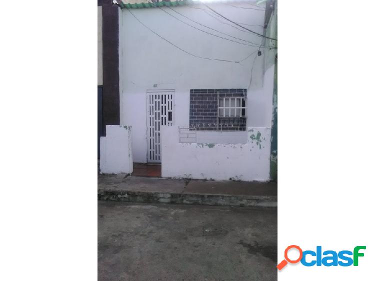 SE VENDE CASA EN LA CALLE SUCRE SECTOR CENTRO VE01-0156SC-LB