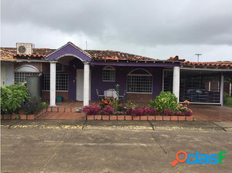 SE VENDE CASA EN LA URB JARDINES DE SAN JAIME VE01-0779ZI-CR