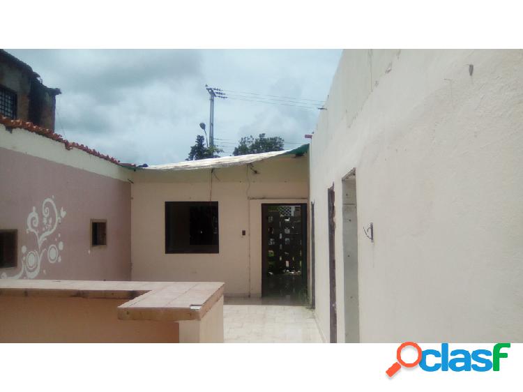 SE VENDE CASA EN PUNTA DE MATA, SECTOR VIRGEN DEL VALLE