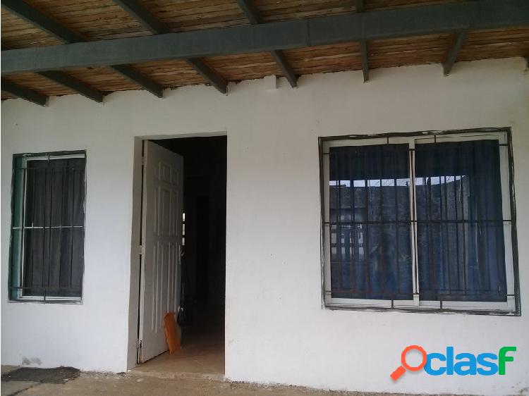 SE VENDE CASA EN URB. LA LLOVIZNA VE02-010ZI-EJR