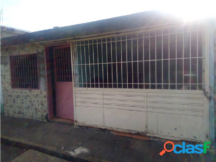 SE VENDE CASA EN URB LAS GRAZAS VE01-0603ZI-EF