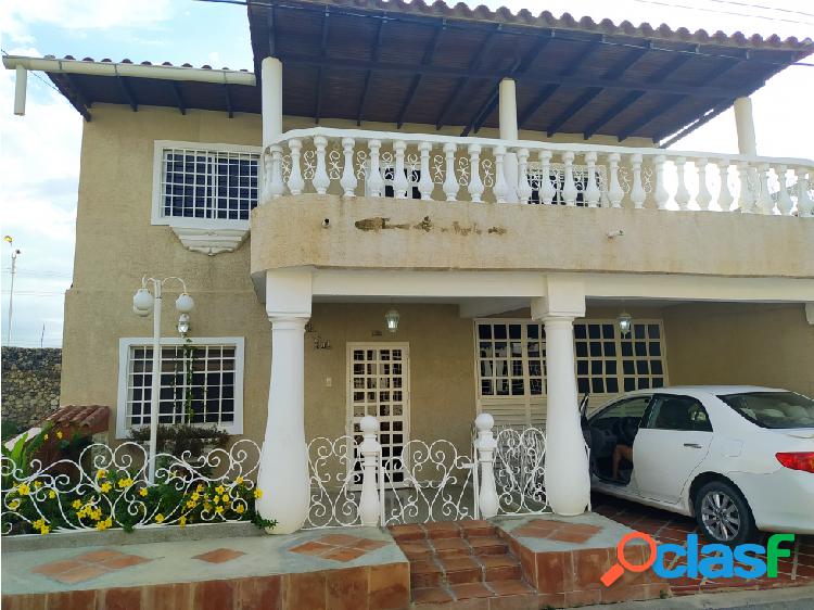 SE VENDE CASA URB. VILLA AYACUCHO II, CUMANA VE01-0864CU-YE