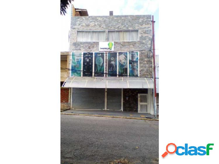 SE VENDE EDIFCIO EN SECTOR CENTRO AV ROJAS VE01-0431AR-AH