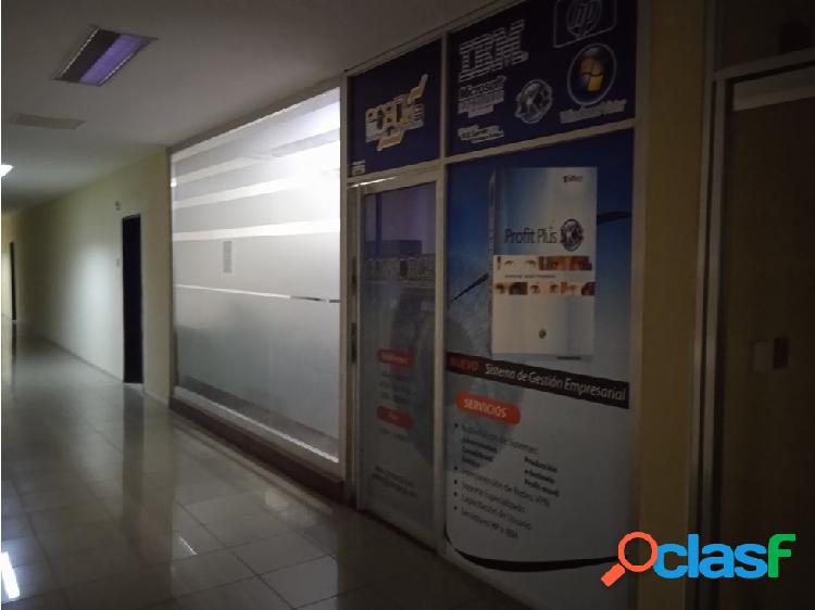 SE VENDE OFICINA EN CENTRO COMERCIAL PETRORIENTE