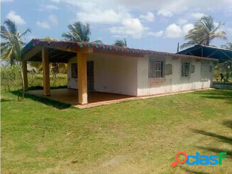 SE VENDE POSADA MUNICIPIO RIBERO, CARIACO VE02-042CES-YC