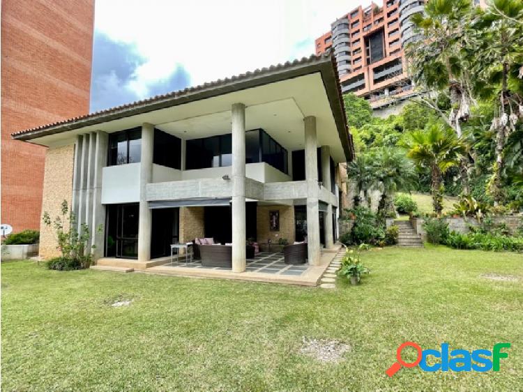 Se Vende casa 600m2 4h 5b 4pe Colinas de Tamanaco