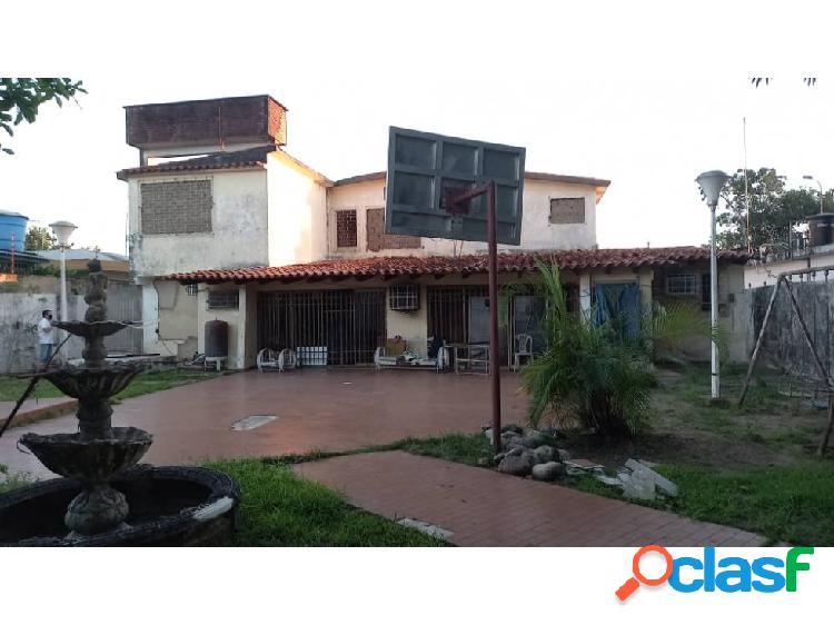 VENTA DE CASA EN LAS AVENIDAS VE02-0116SC-LF