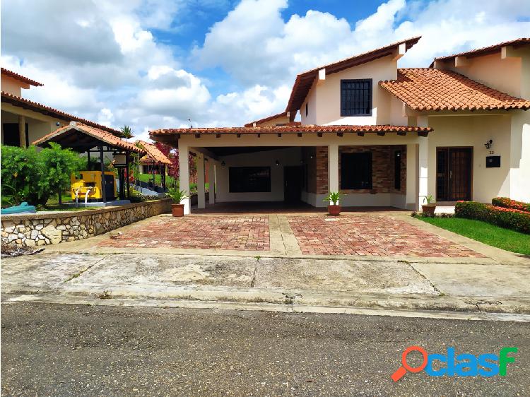 VENTA DE CASA QUINTA EN SAN MIGUEL COUNTRY CLUB