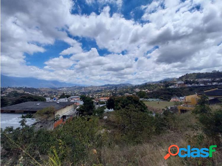 Se vende terreno 2238m2 Prados del Este 7872