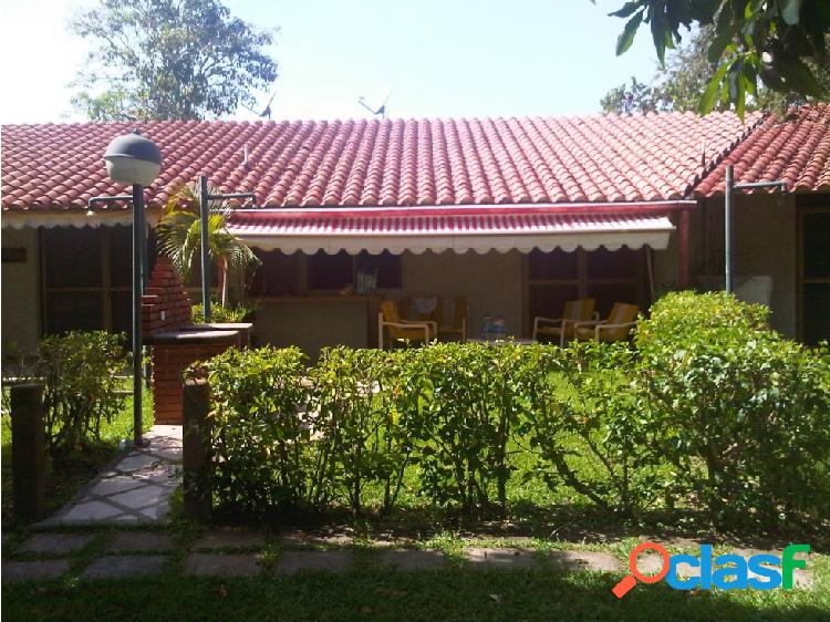 Villa playera en Higuerote. Conjunto Palm Beach